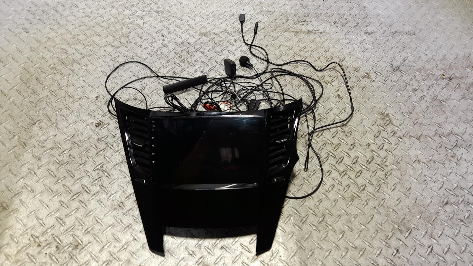 View Auto part Radio/Cd/Dvd/Sat/Tv Subaru Outback 2012