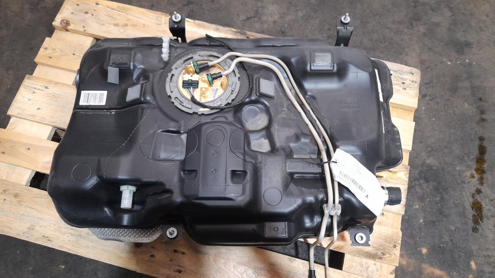 View Auto part Fuel Tank Mercedes A Class 2013