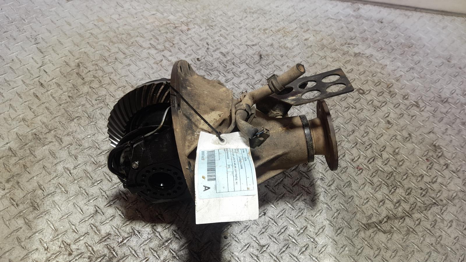 View Auto part Differential Centre Mitsubishi Triton 2013