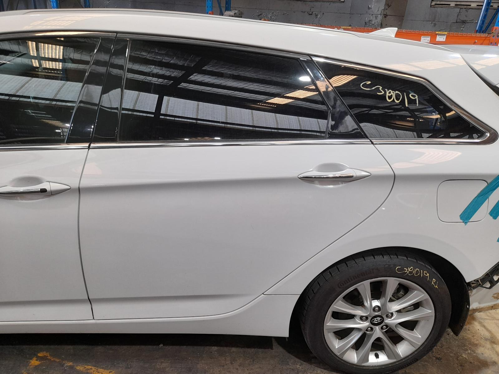 View Auto part Left Rear Door/Sliding Hyundai I40 2013