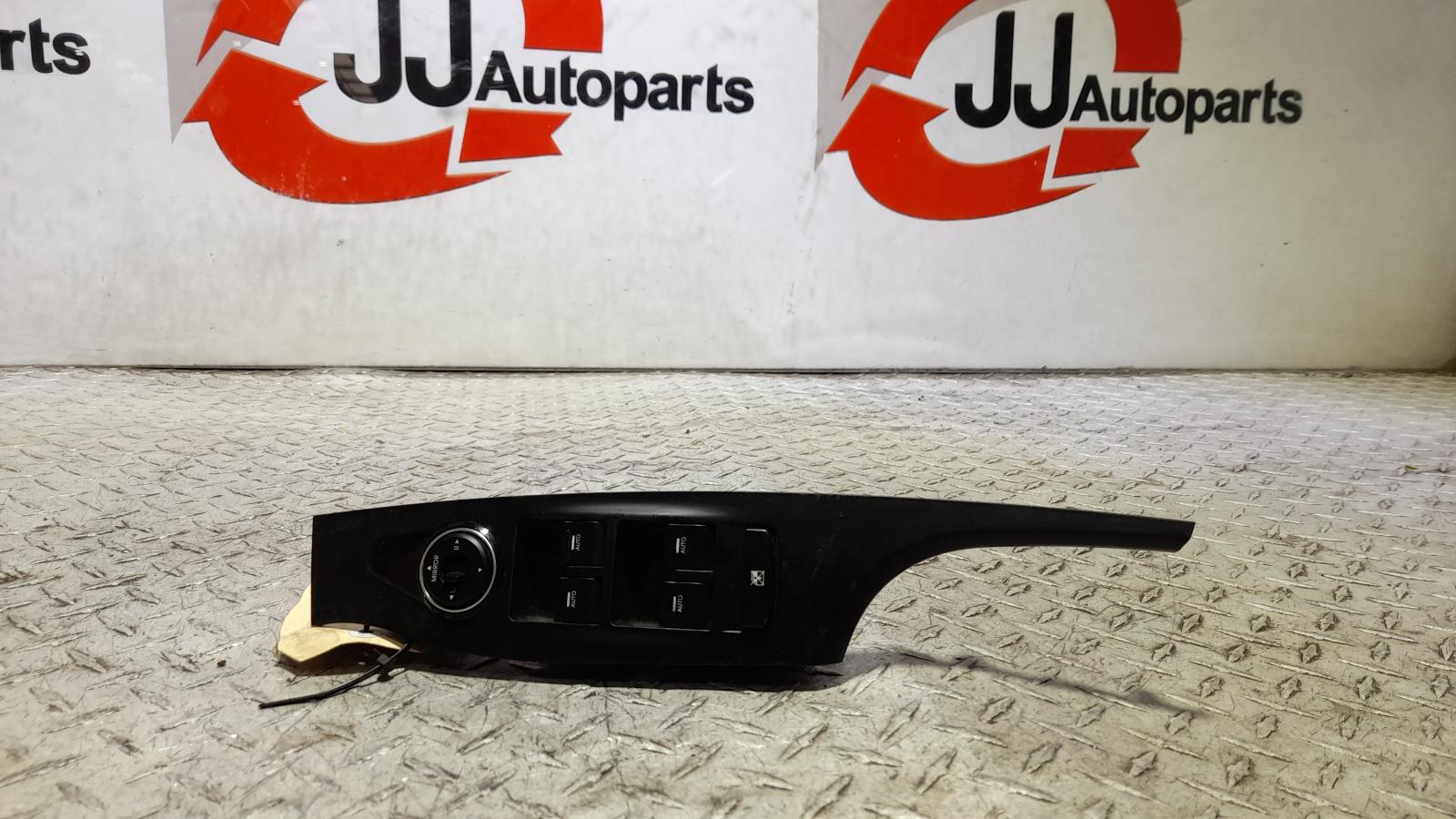 View Auto part Pwr Dr Wind Switch Hyundai I40 2013