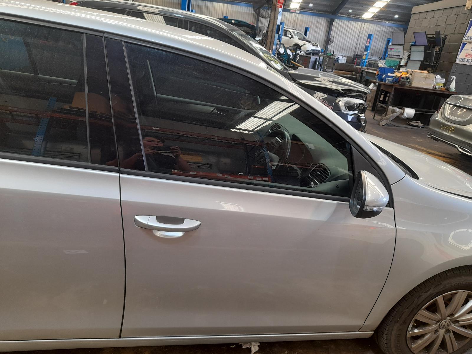 View Auto part Right Front Door Volkswagen Golf 2011