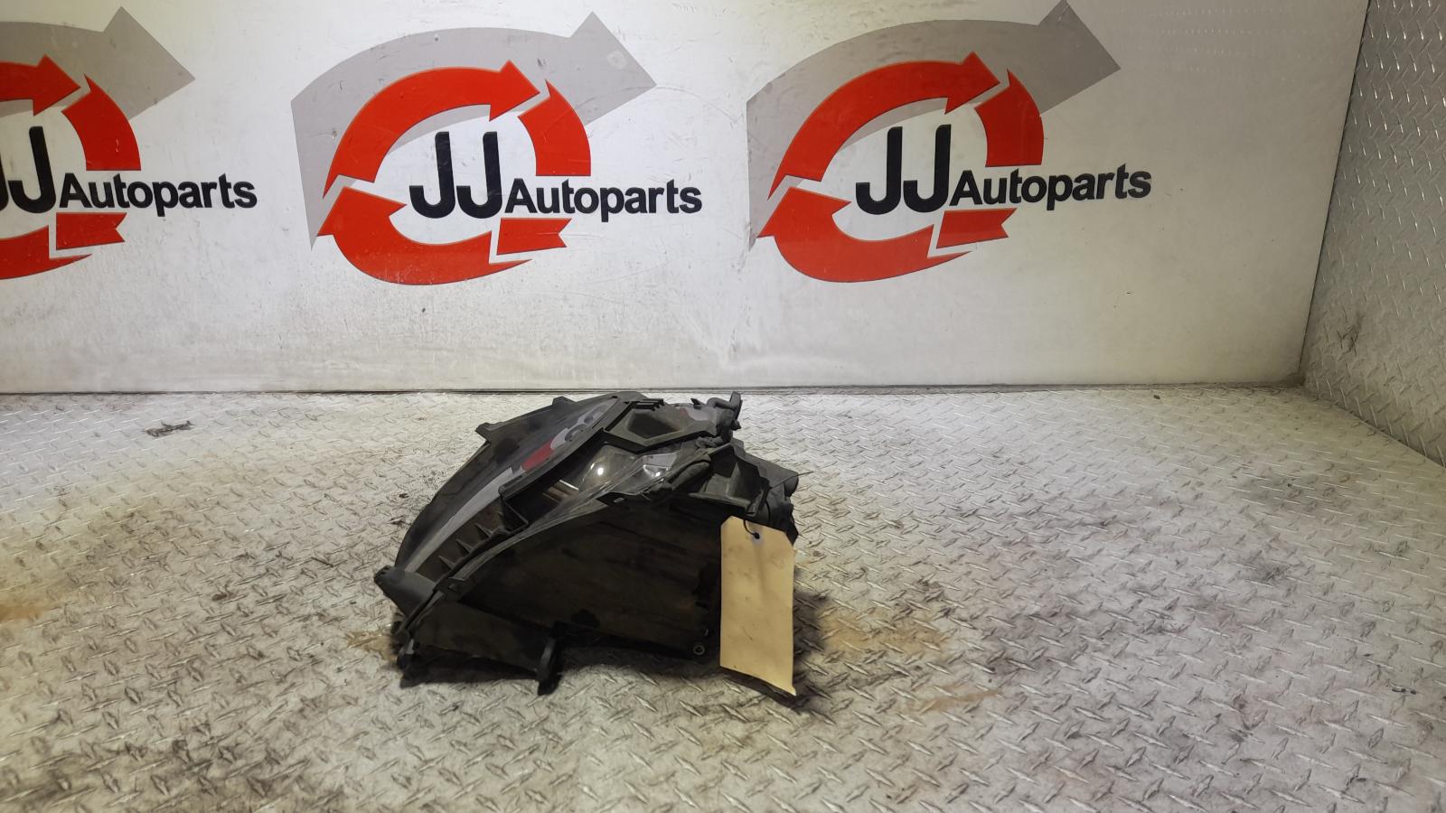 View Auto part Right Headlamp Jeep Cherokee 2014