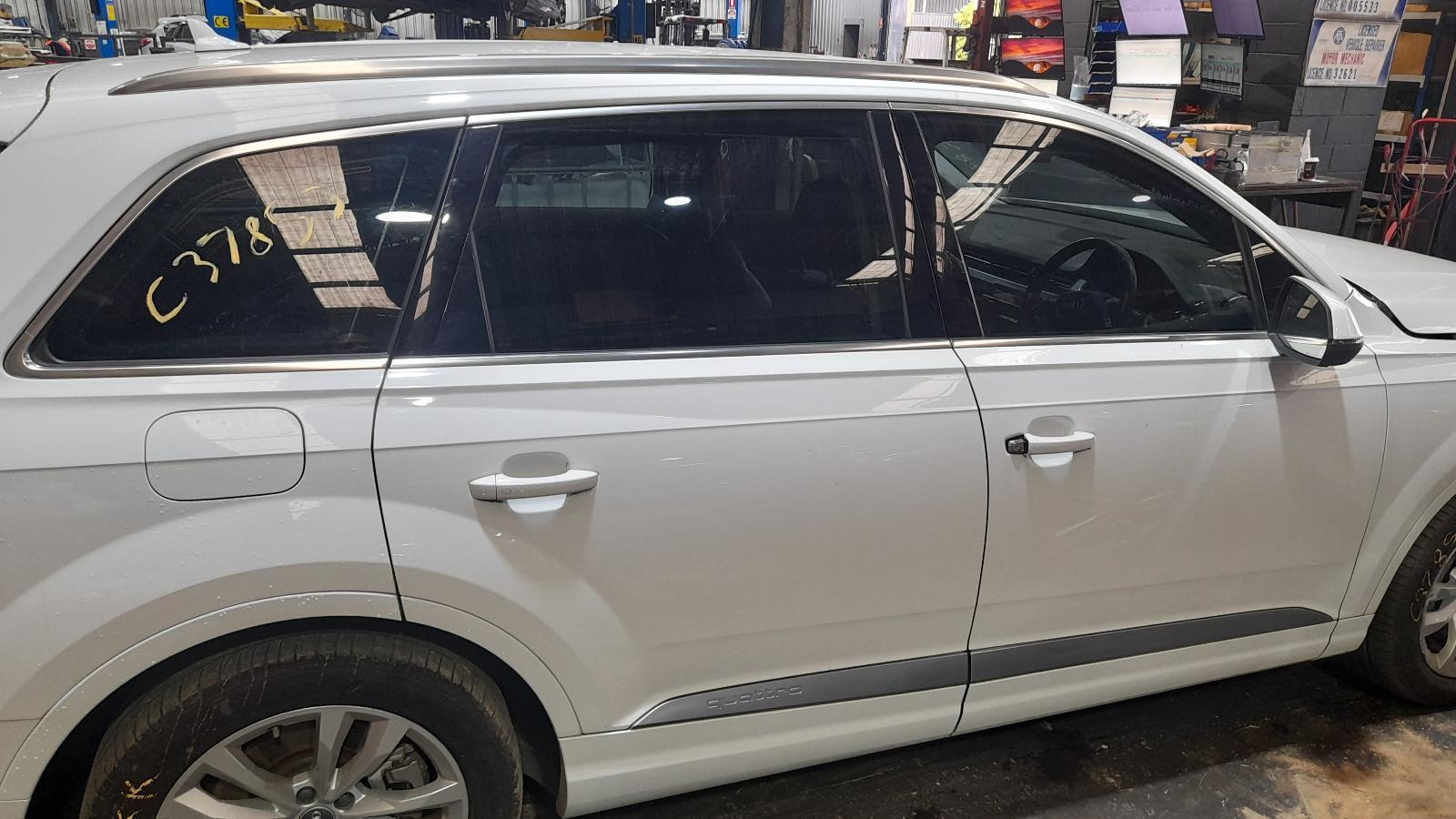 View Auto part Right Rear Door Sliding Audi Q7 2015