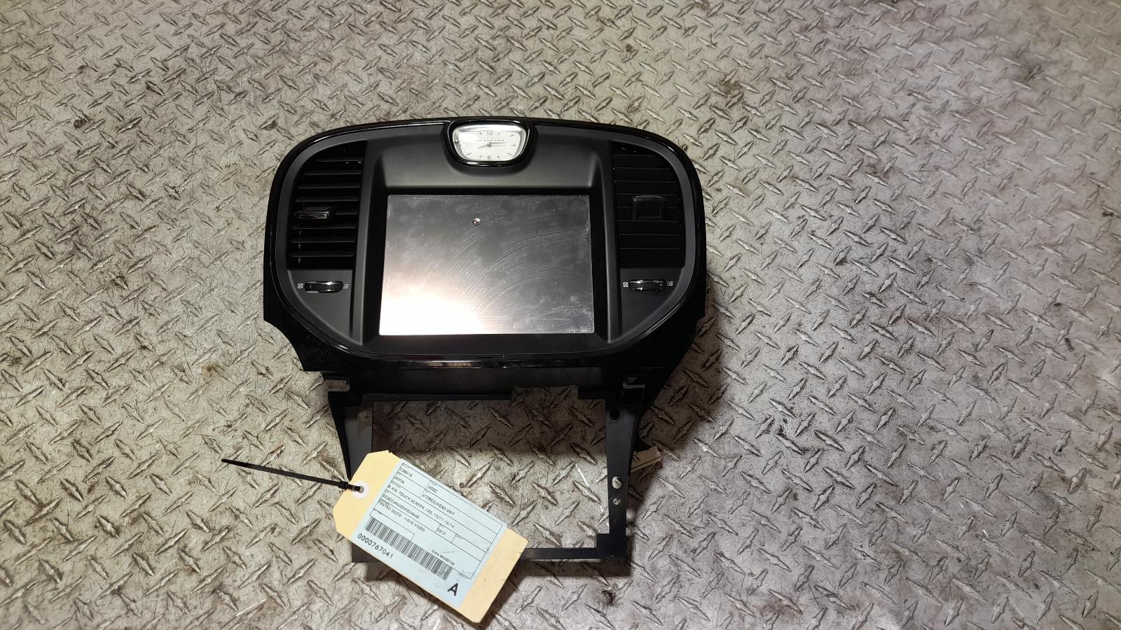 View Auto part Radio/Cd/Dvd/Sat/Tv Chrysler 300c 2012