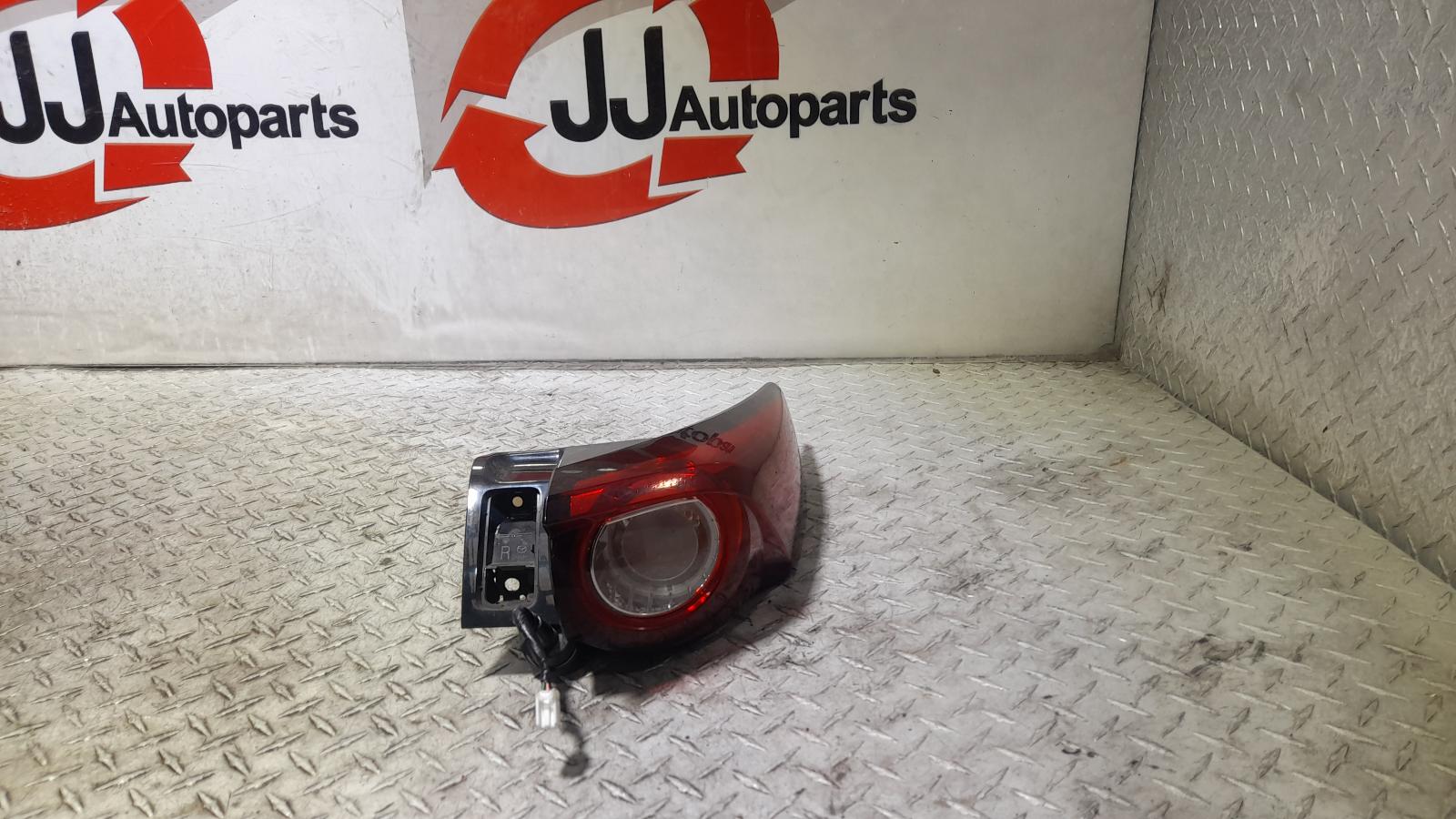 View Auto part Right Taillight Mazda Cx9 2018