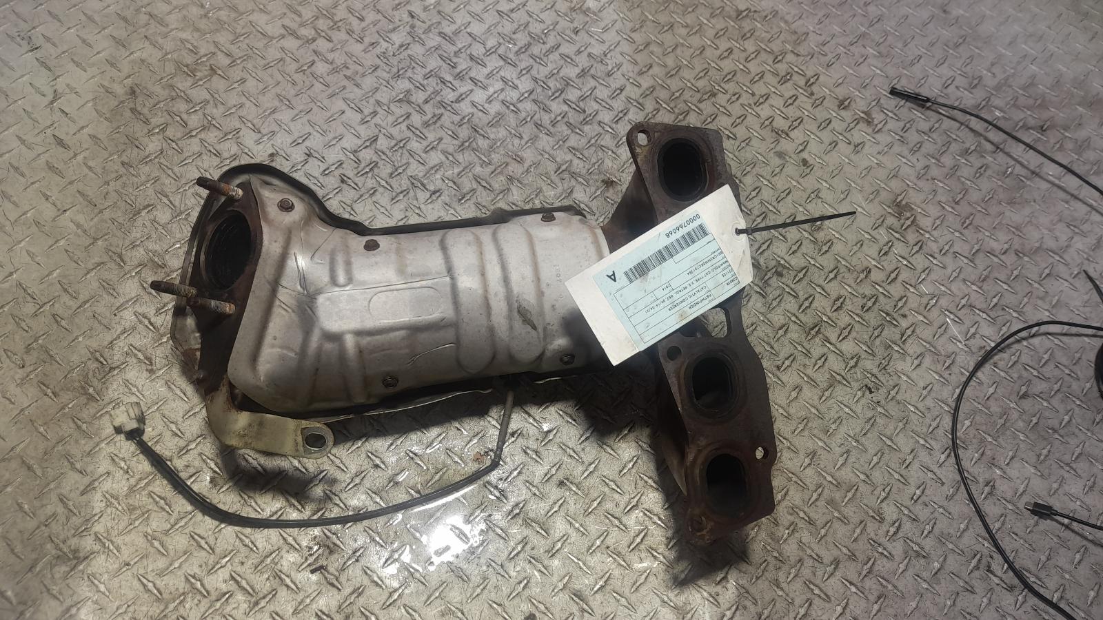 View Auto part Catalytic Converter Nissan Pathfinder 2014