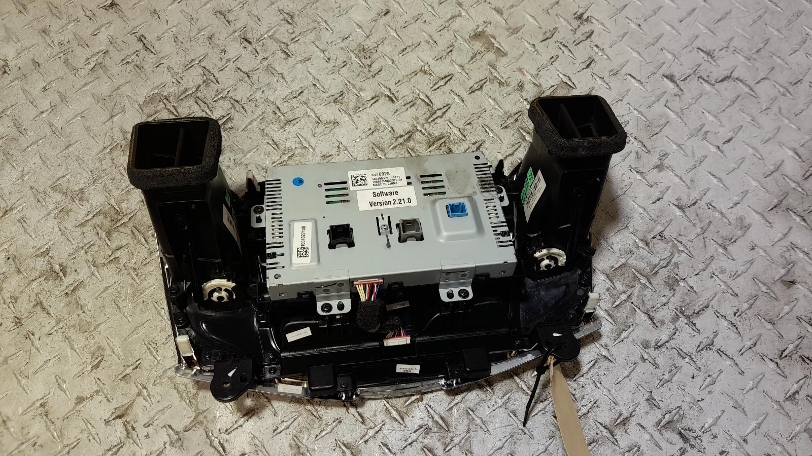 View Auto part Radio/Cd/Dvd/Sat/Tv Holden Commodore 2014
