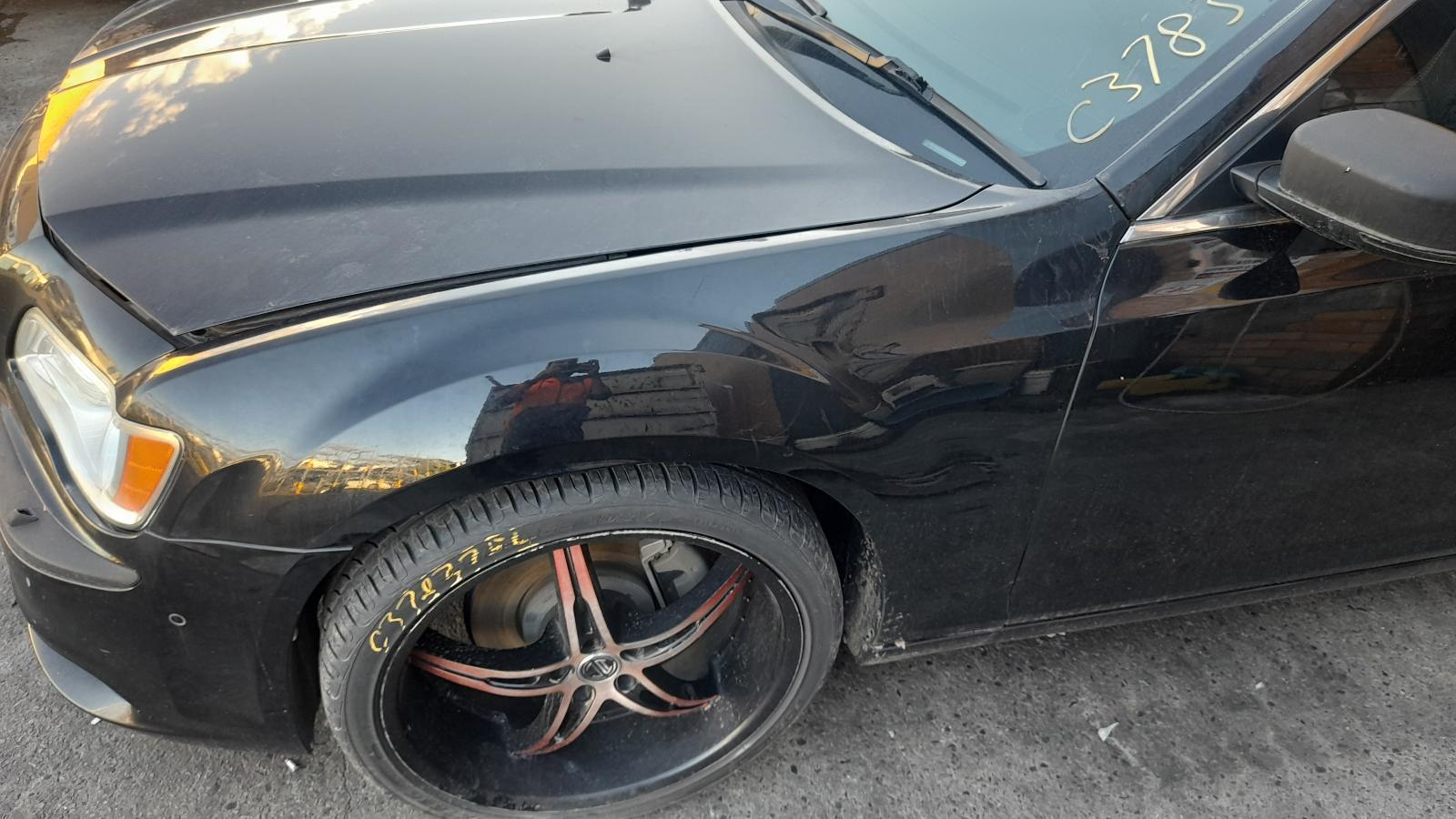 View Auto part Left Guard Chrysler 300c 2012