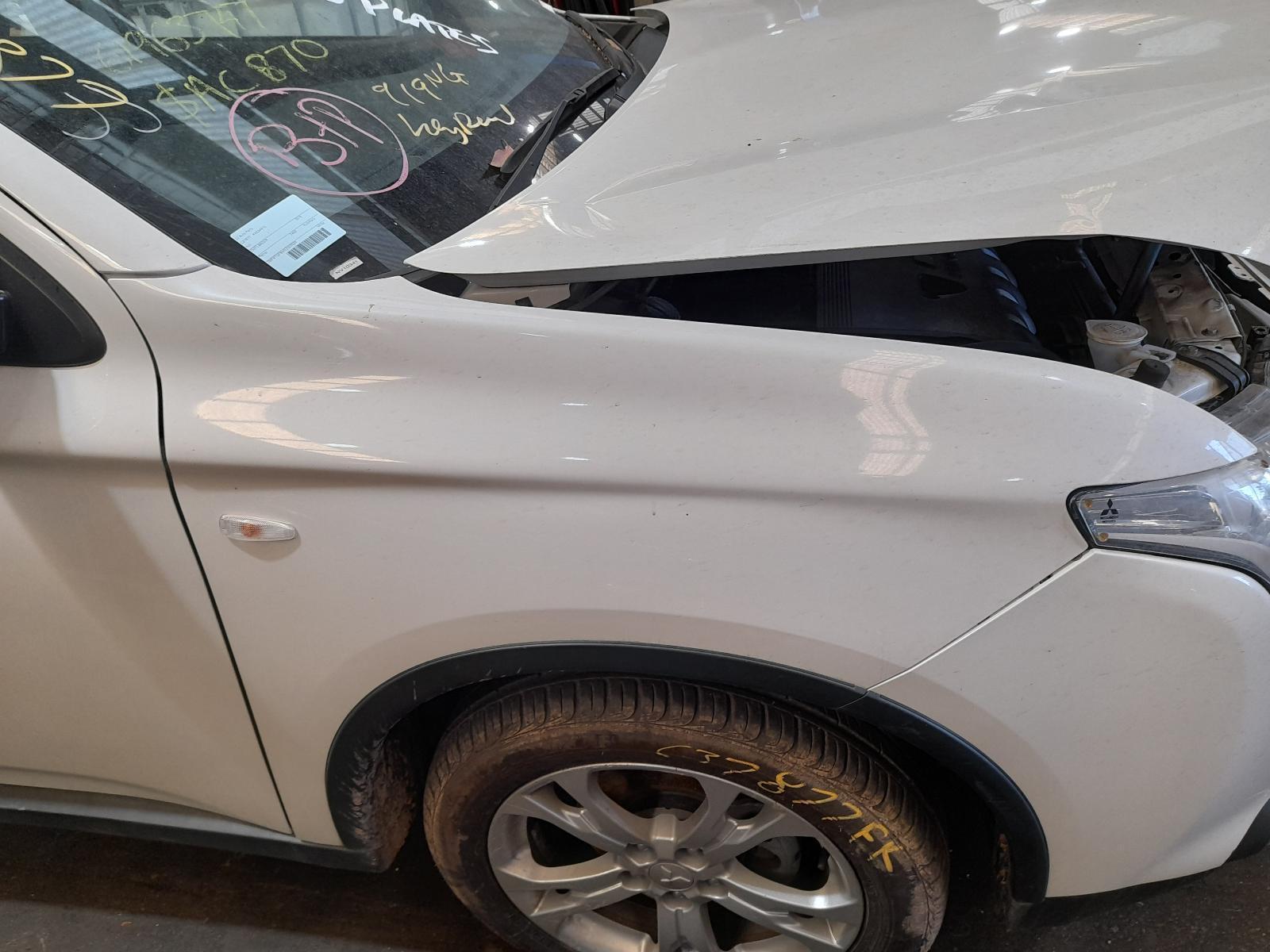 View Auto part Right Guard Mitsubishi Outlander 2015
