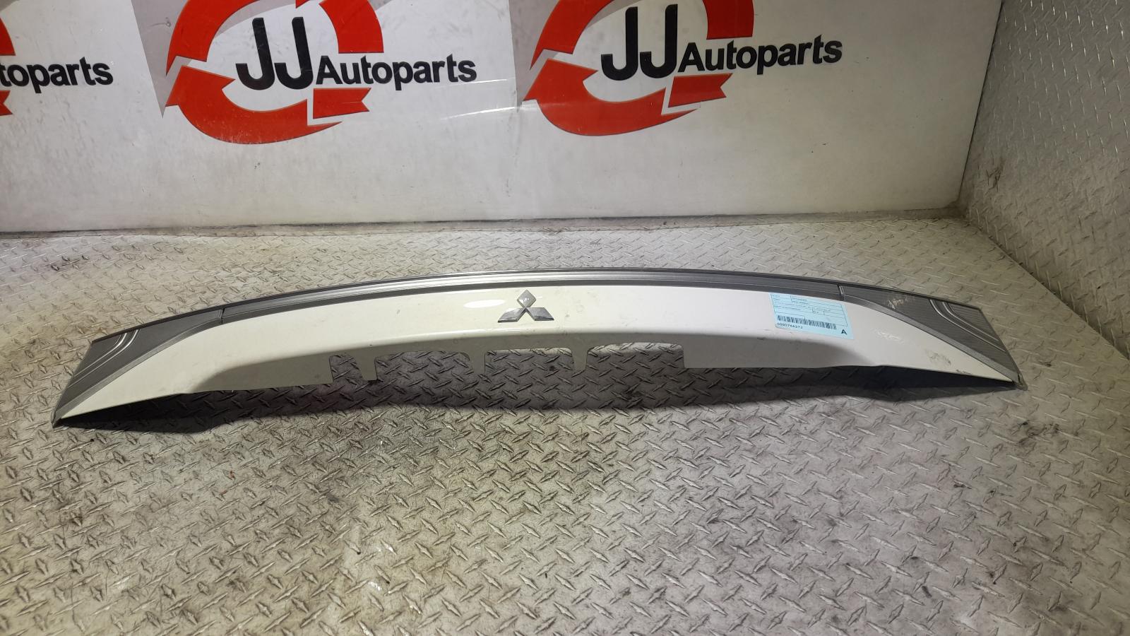 View Auto part Rear Garnish Mitsubishi Outlander 2015