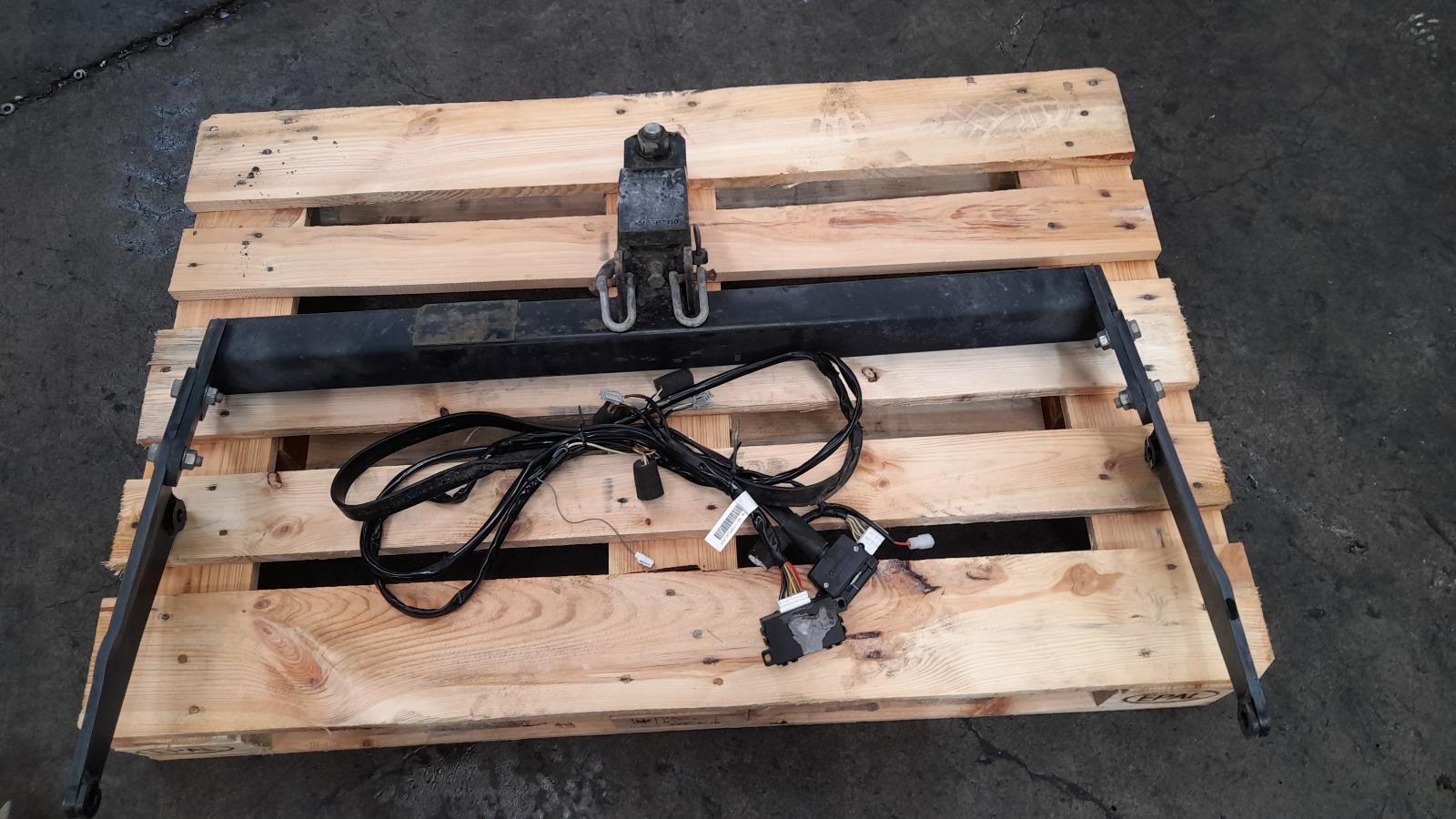View Auto part Towbar Mazda Cx5 2012
