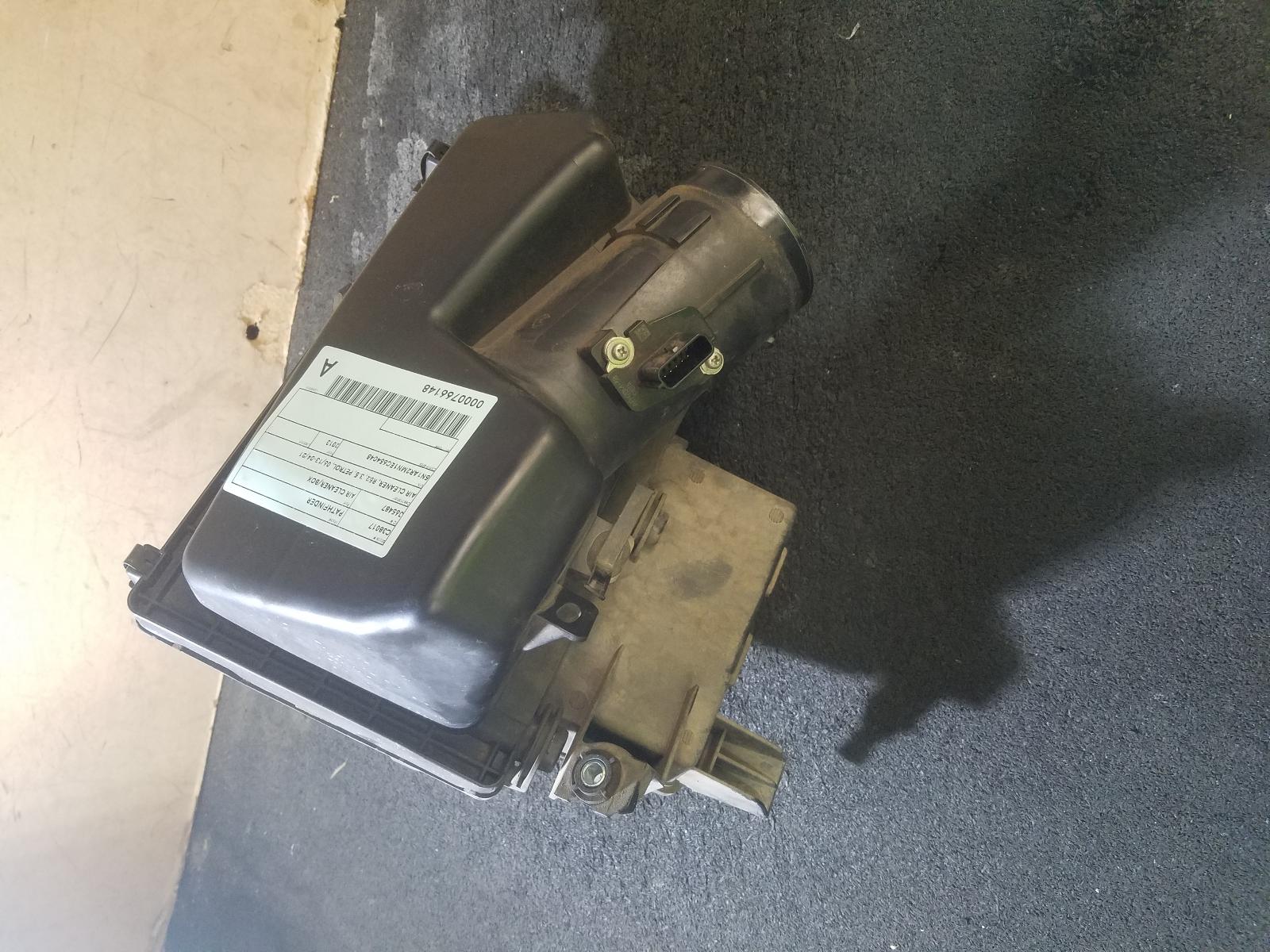 View Auto part Air Cleaner/Box Nissan Pathfinder 2013