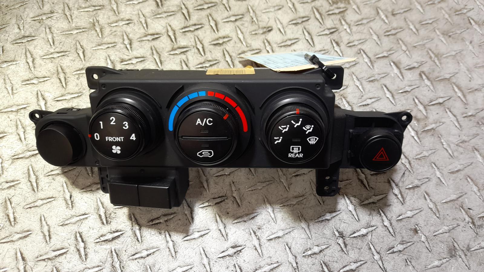 View Auto part Heater/Ac Controls Hyundai Iload/imax 2014