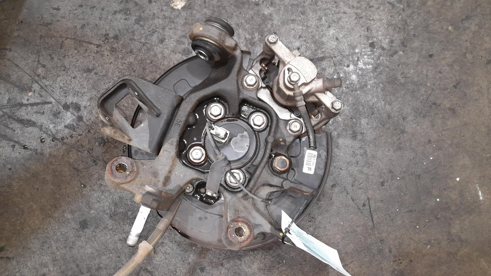 View Auto part Left Rear Hub Assembly Toyota Kluger 2015