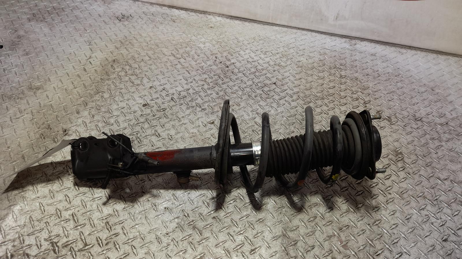 View Auto part Right Front Strut Toyota Kluger 2015