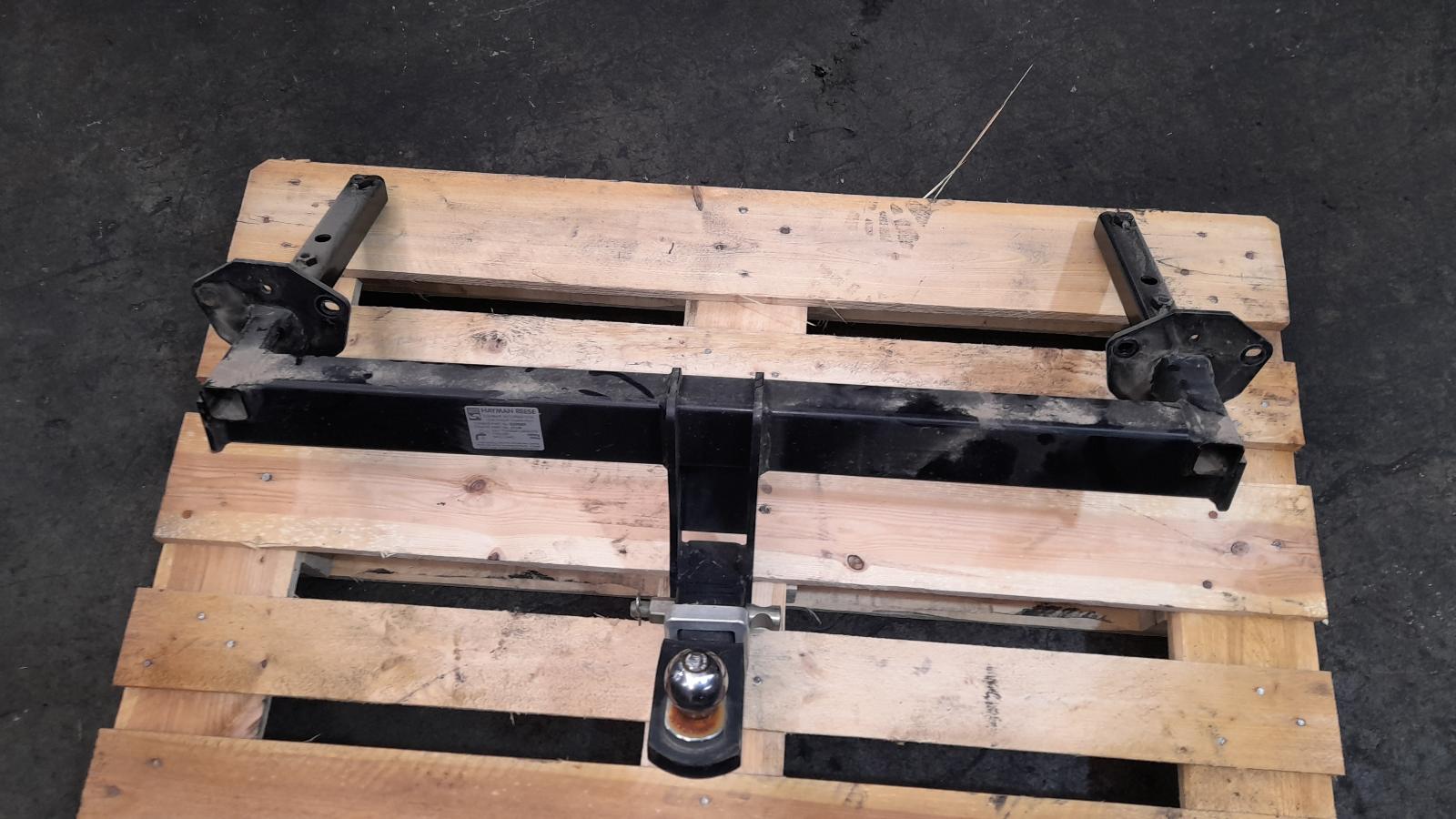 View Auto part Towbar Subaru Forester 2013