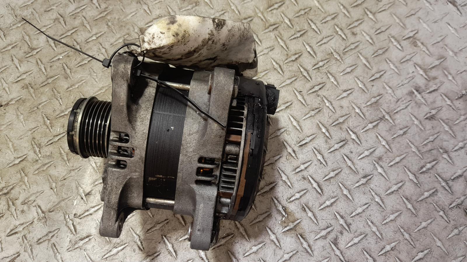 View Auto part Alternator Audi Q7 2015