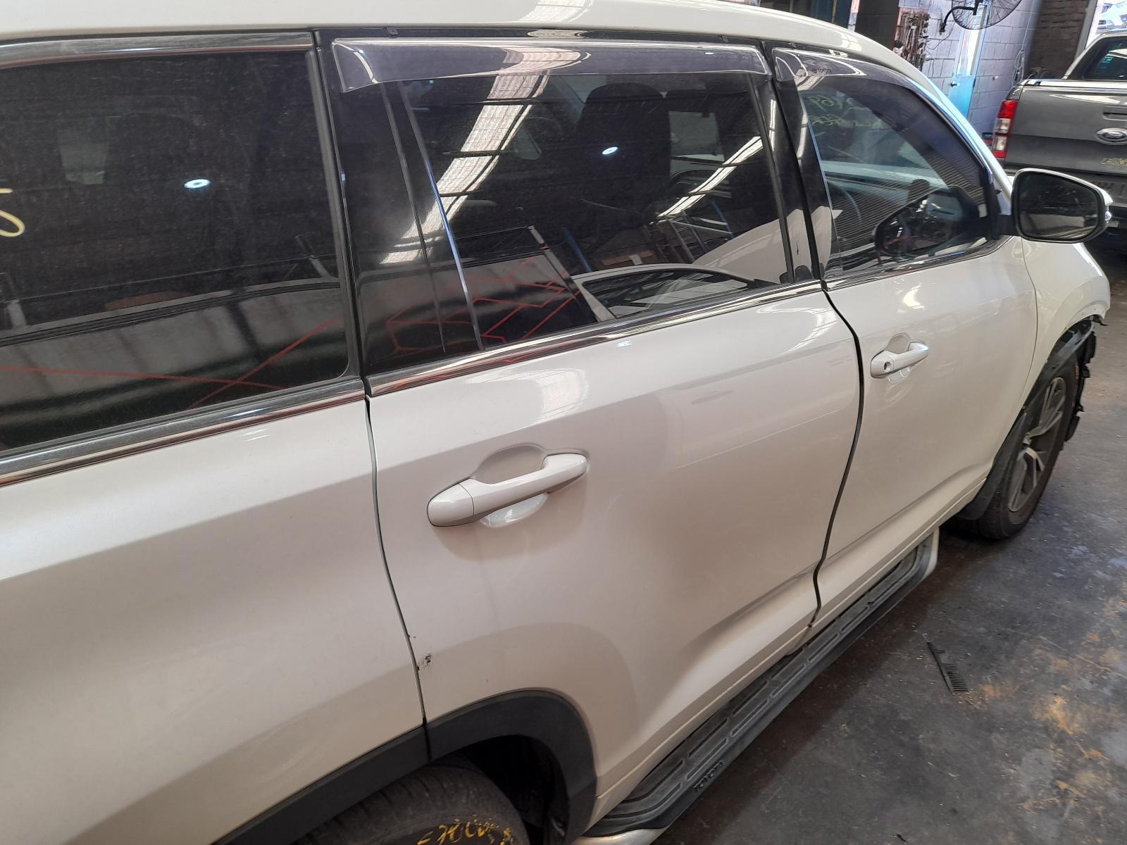 View Auto part Right Rear Door Sliding Toyota Kluger 2017