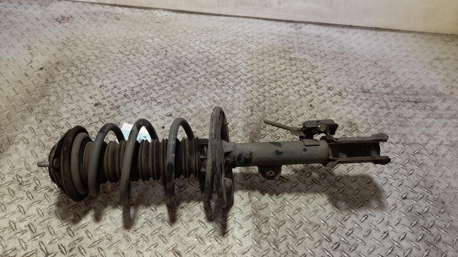 View Auto part Right Front Strut Toyota Kluger 2017