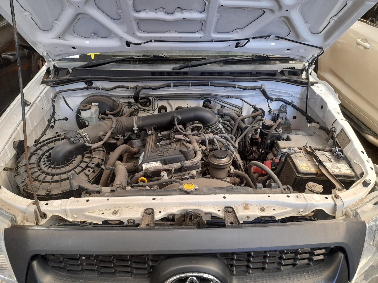 View Auto part Engine Toyota Hilux 2011