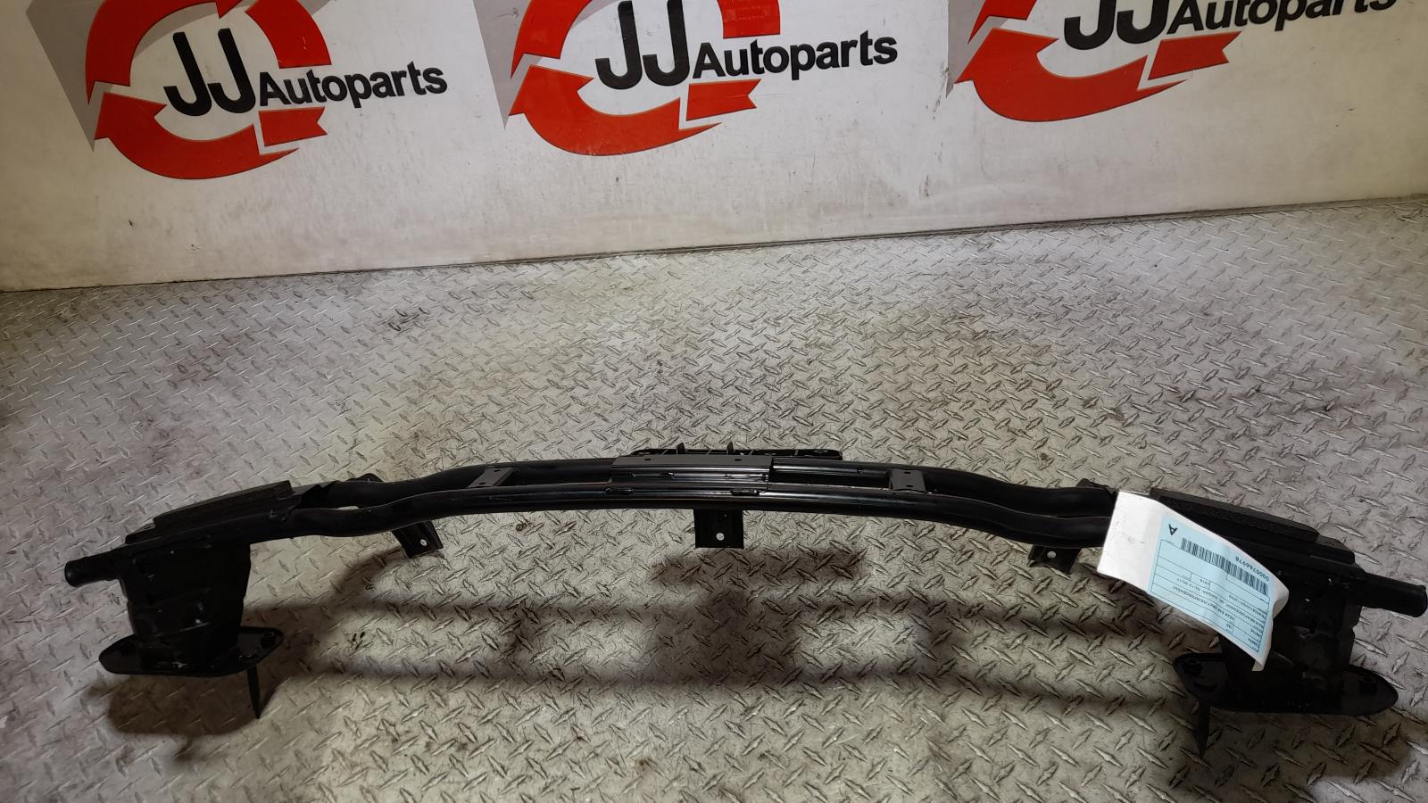 View Auto part R/Bar Bracket/Reinfo Hyundai I30 2016