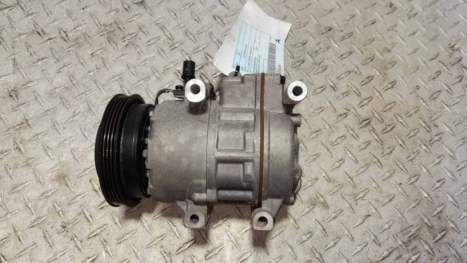 View Auto part A/C Compressor Hyundai I30 2011