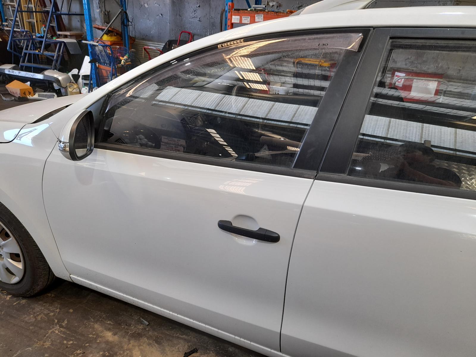 View Auto part Left Front Door Hyundai I30 2011