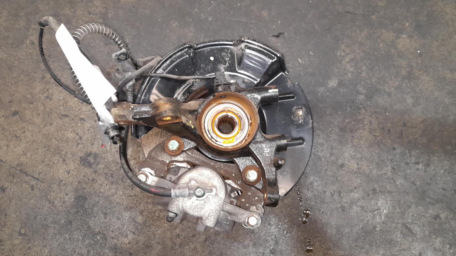 View Auto part Left Front Hub Assembly Hyundai I30 2011