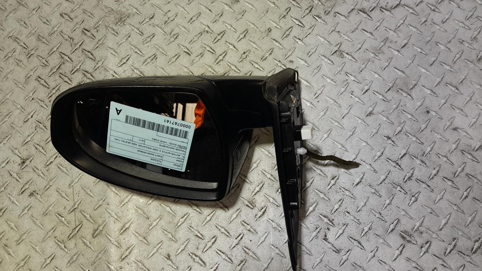 View Auto part Right Door Mirror Hyundai Tucson 2017