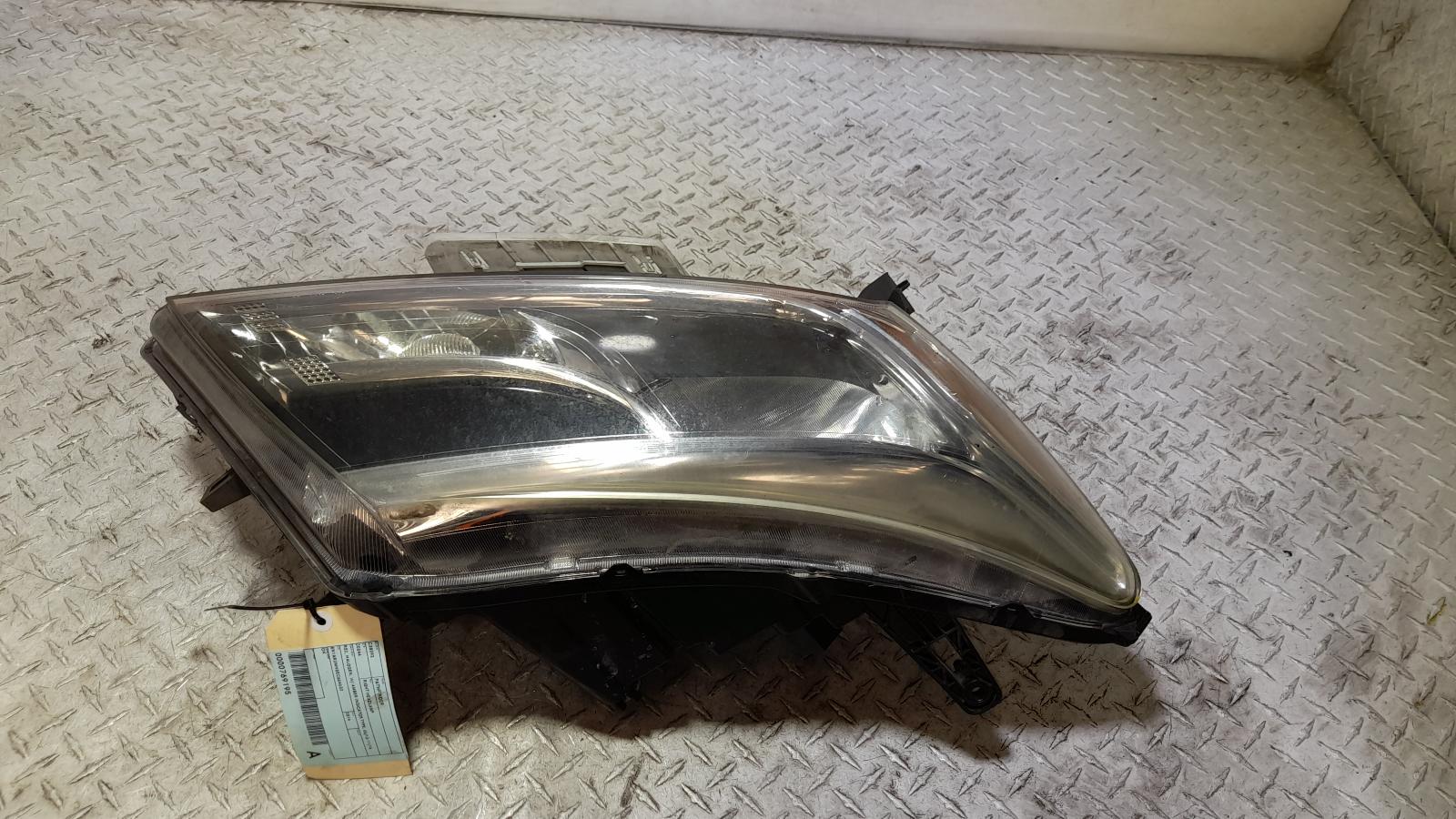 View Auto part Right Headlamp Nissan Pathfinder 2014