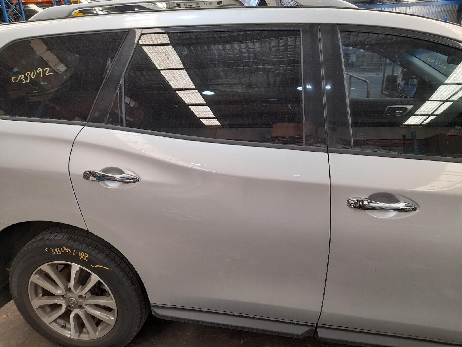 View Auto part Right Rear Door Sliding Nissan Pathfinder 2014