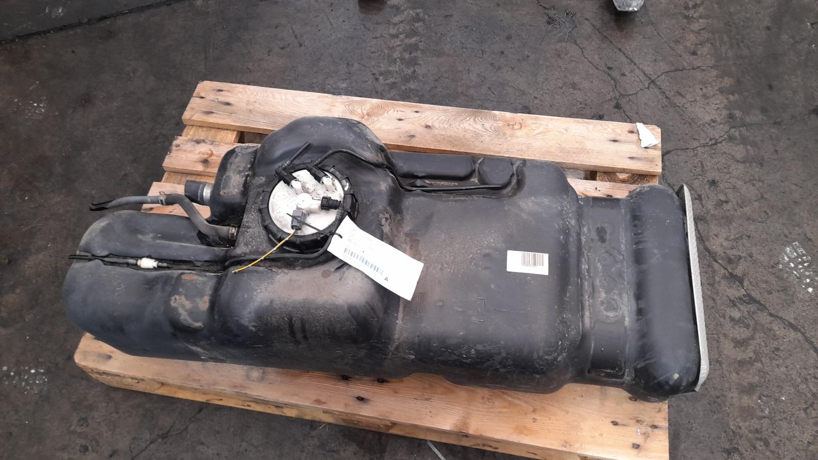 View Auto part Fuel Tank Nissan Navara 2012
