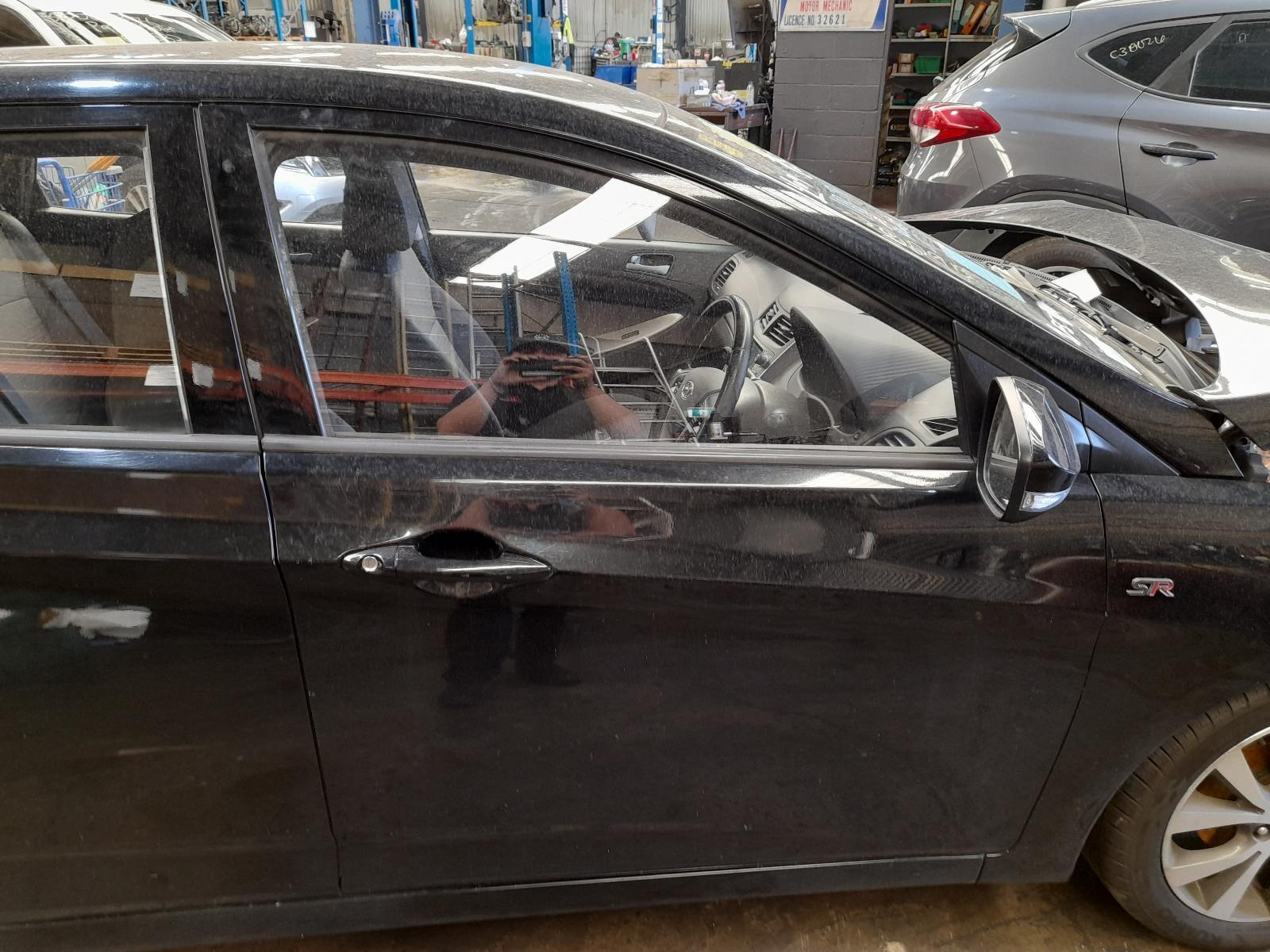 View Auto part Right Front Door Hyundai Accent 2016