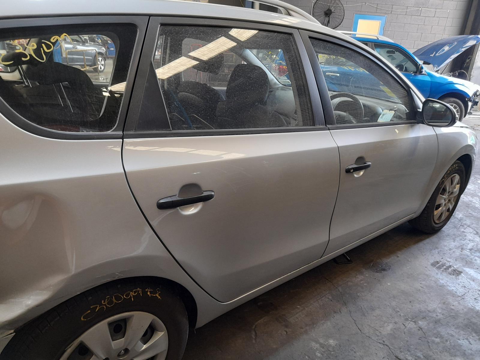 View Auto part Right Rear Door Sliding Hyundai I30 2011
