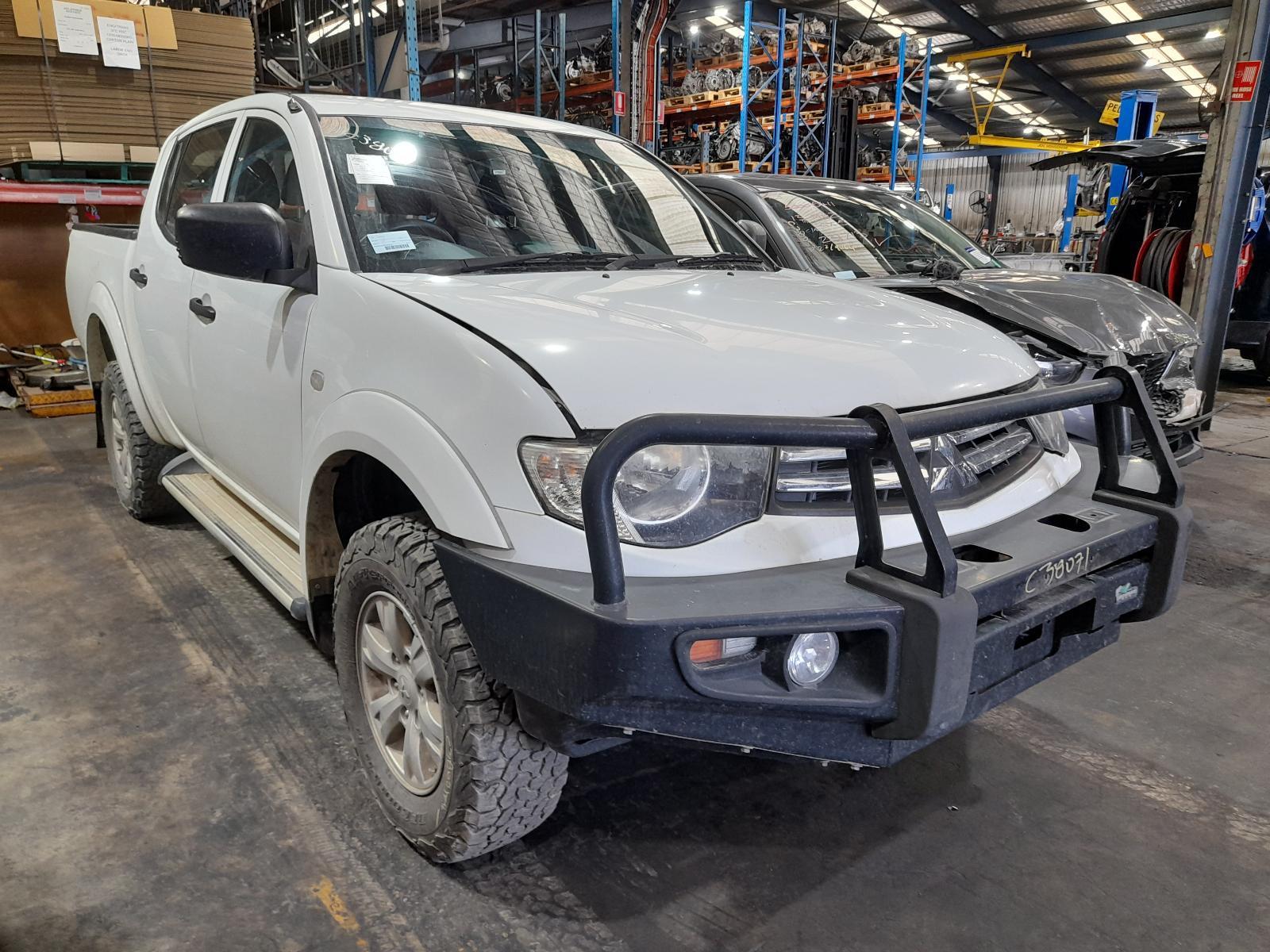 View Auto part Trans/Gearbox Mitsubishi Triton 2015