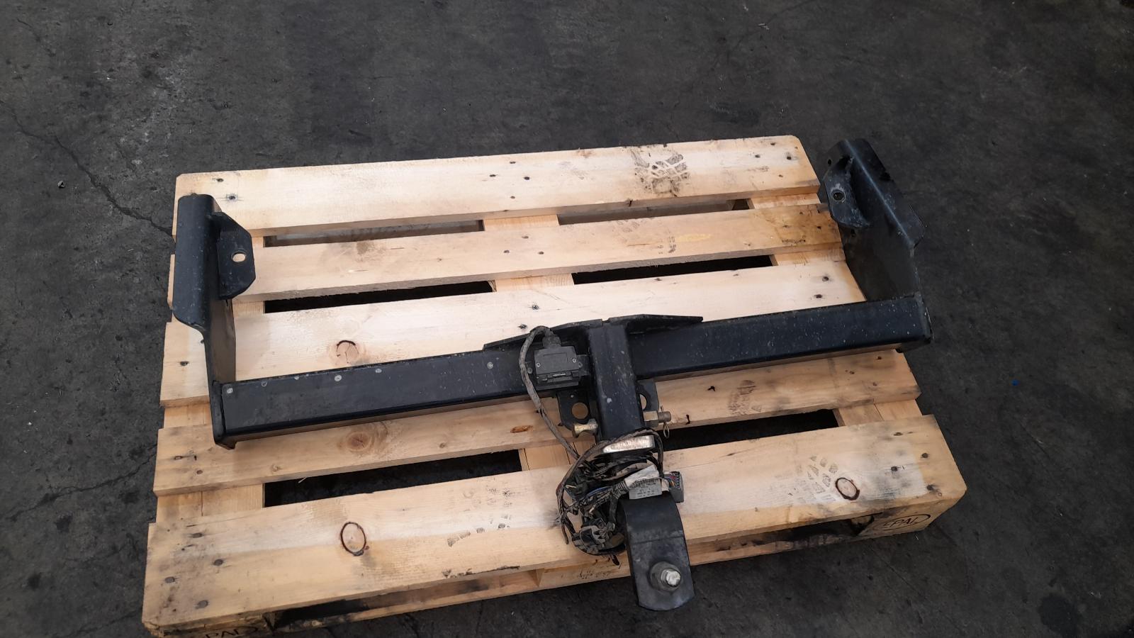 View Auto part Towbar Mitsubishi Triton 2015