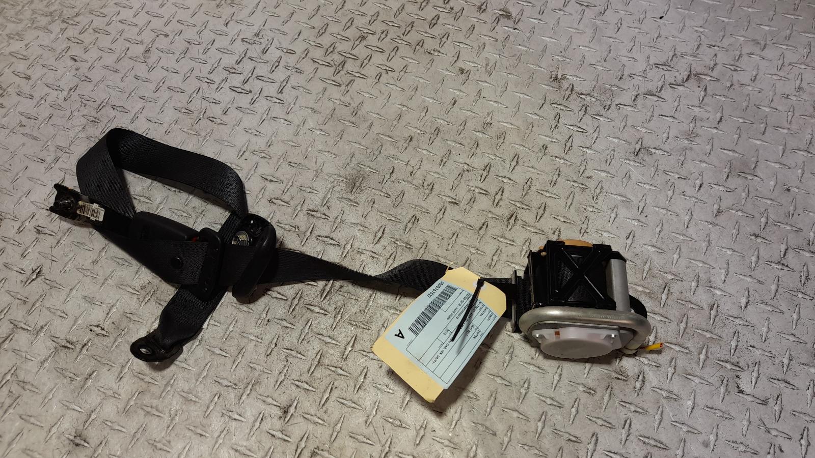 View Auto part Seatbelt/Stalk Mitsubishi Triton 2015