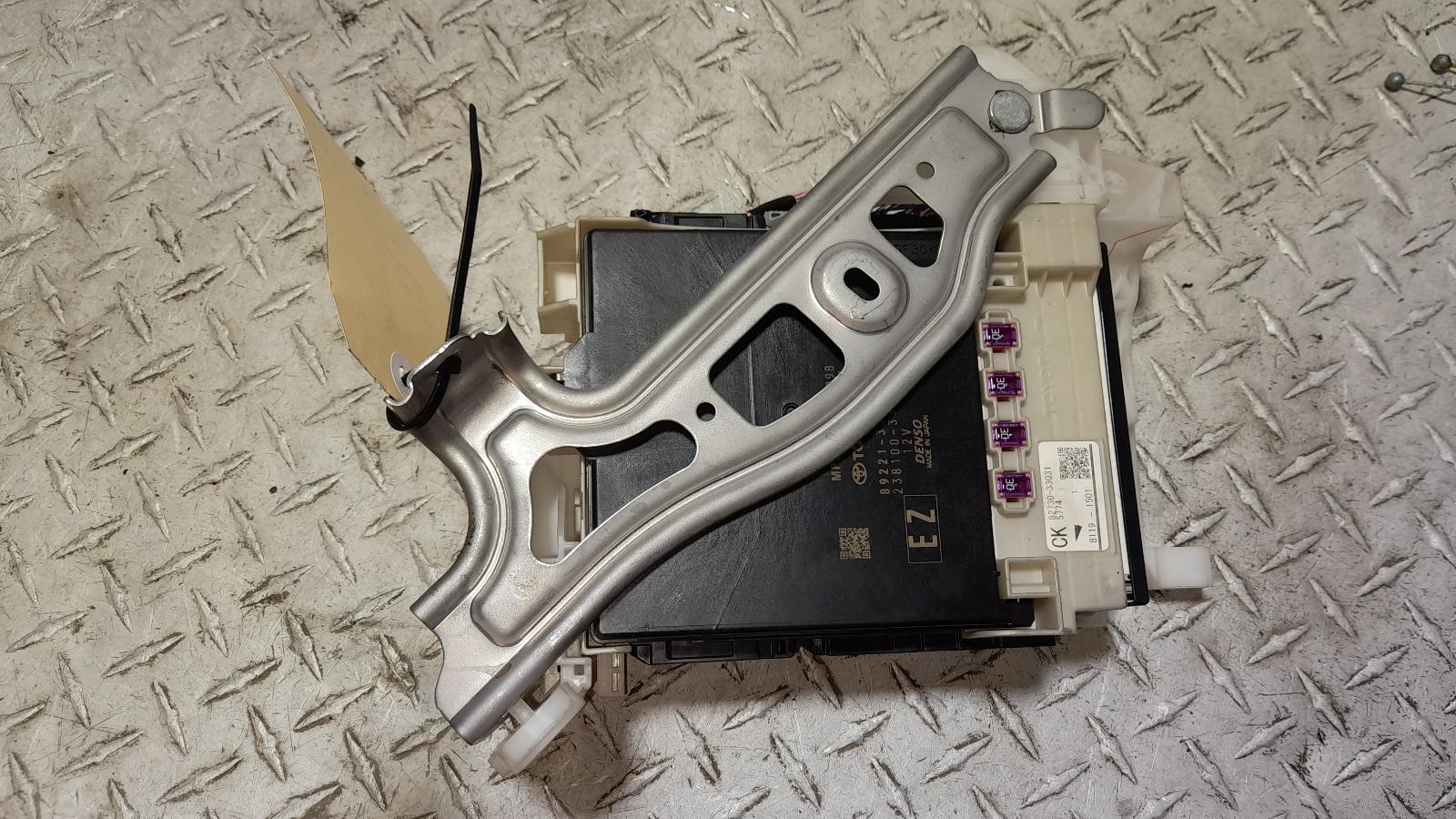 View Auto part Fuse Box Toyota Camry 2018