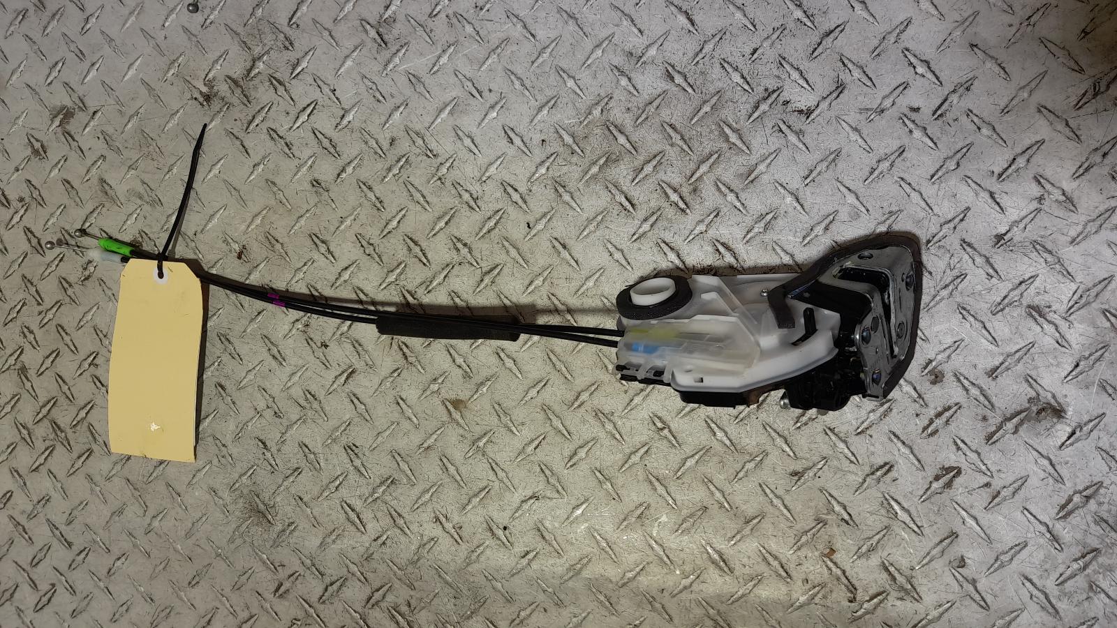 View Auto part Door/Boot/Gate Lock Toyota Camry 2018