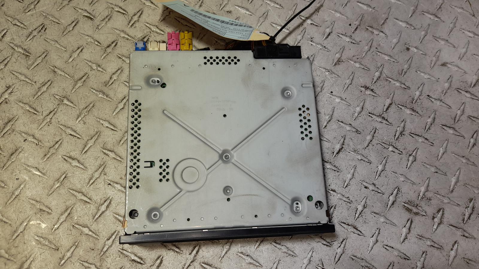 View Auto part Radio/Cd/Dvd/Sat/Tv Volkswagen Tiguan 2017