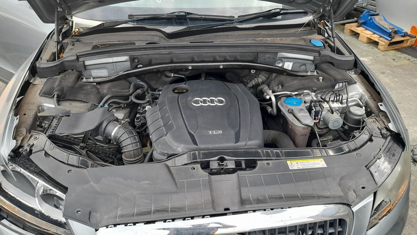View Auto part Engine Audi Q5 2011