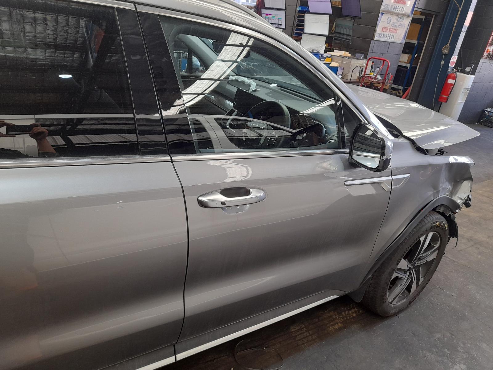 View Auto part Right Front Door Kia Sorento 2022