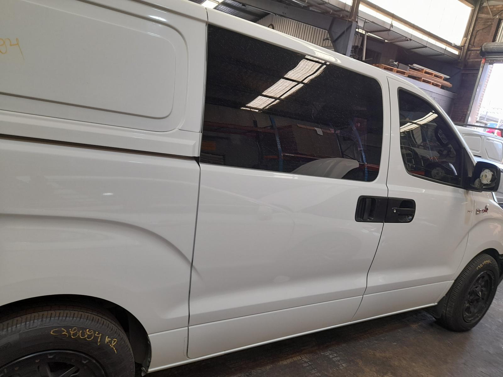 View Auto part Right Rear Door Sliding Hyundai Iload/imax 2017