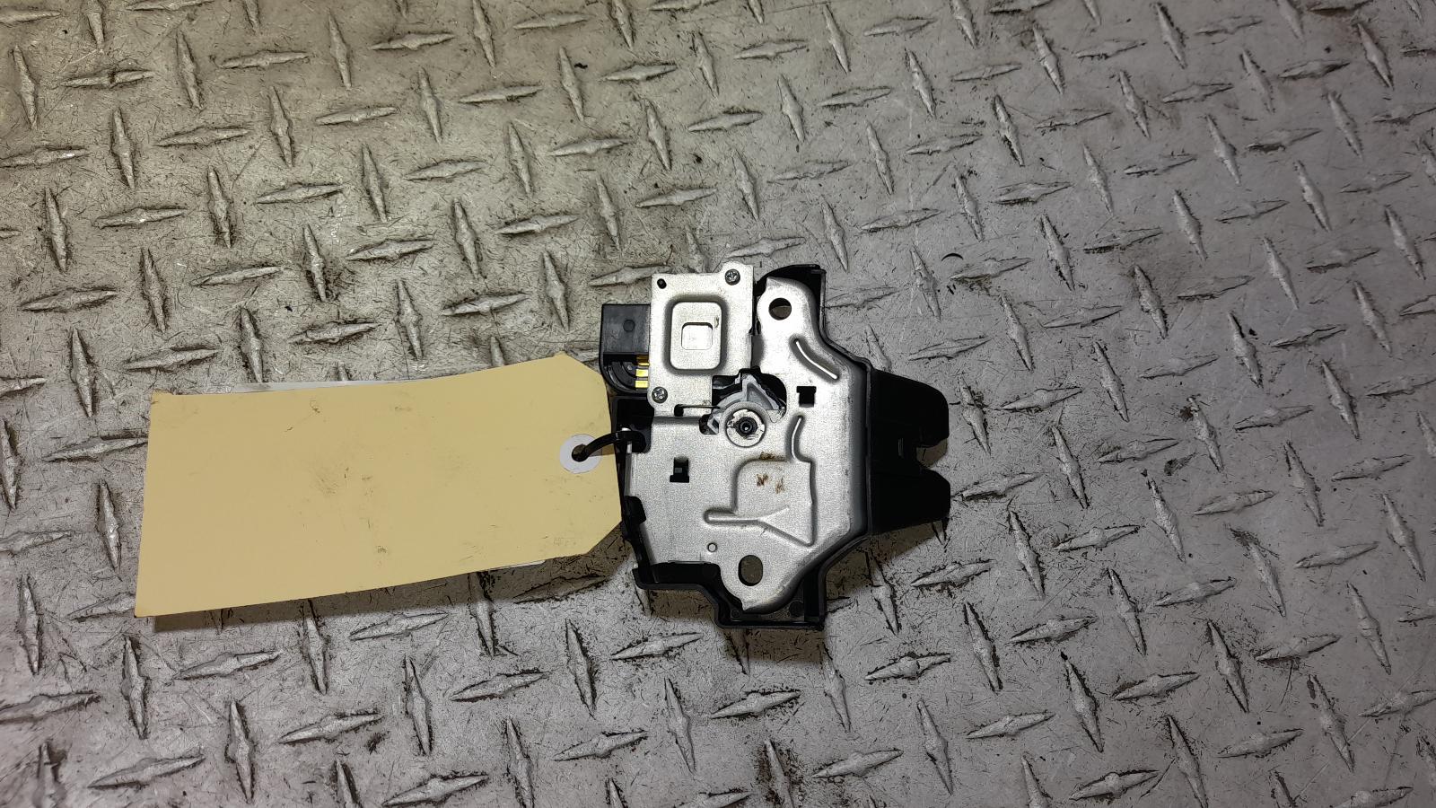 View Auto part Door/Boot/Gate Lock Toyota Camry 2018