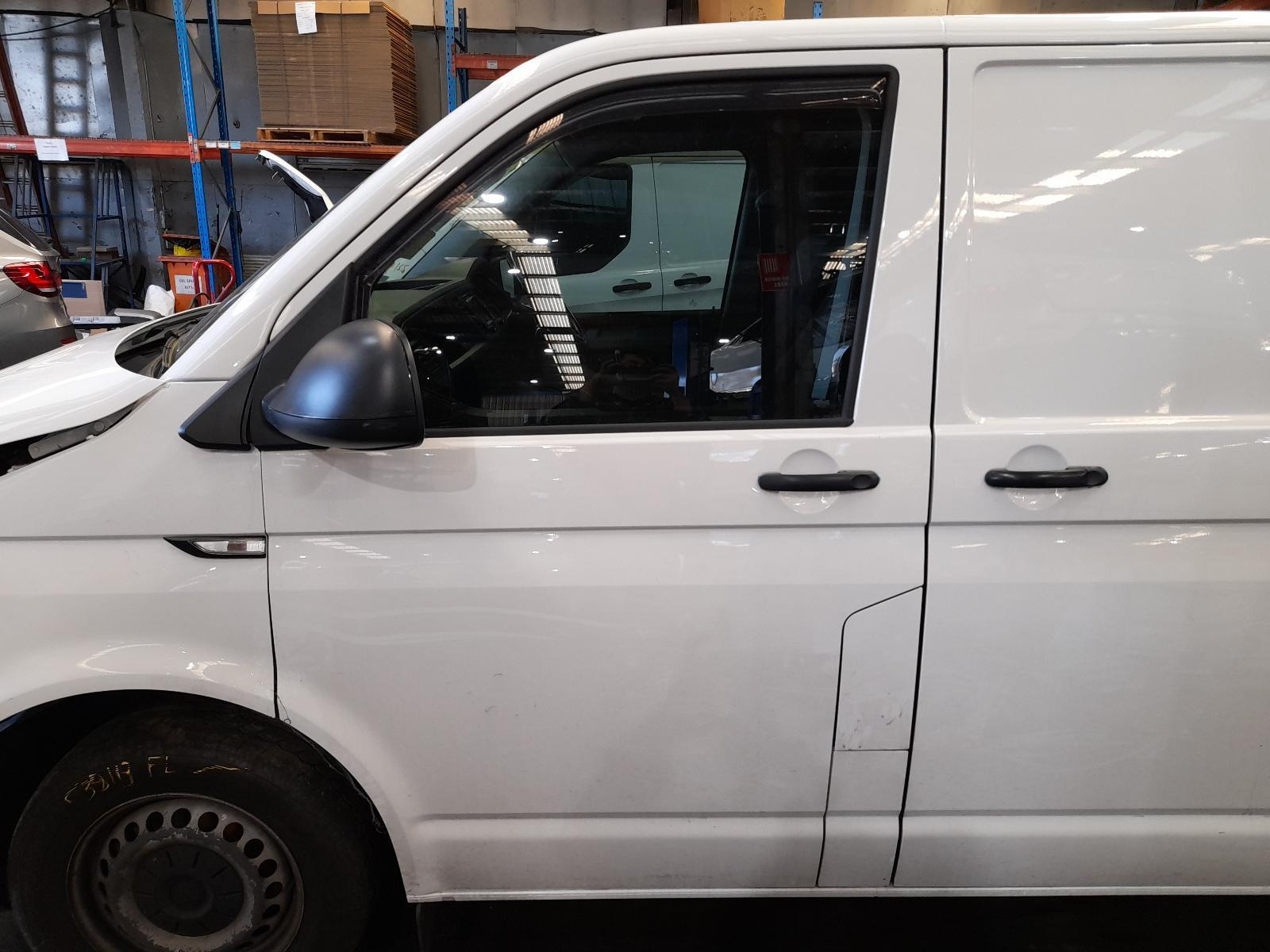 View Auto part Left Front Door Volkswagen Transporter 2019