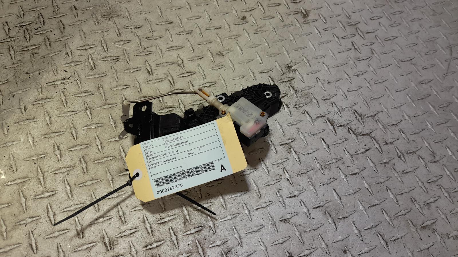 View Auto part Door/Boot/Gate Lock Volkswagen Transporter 2019