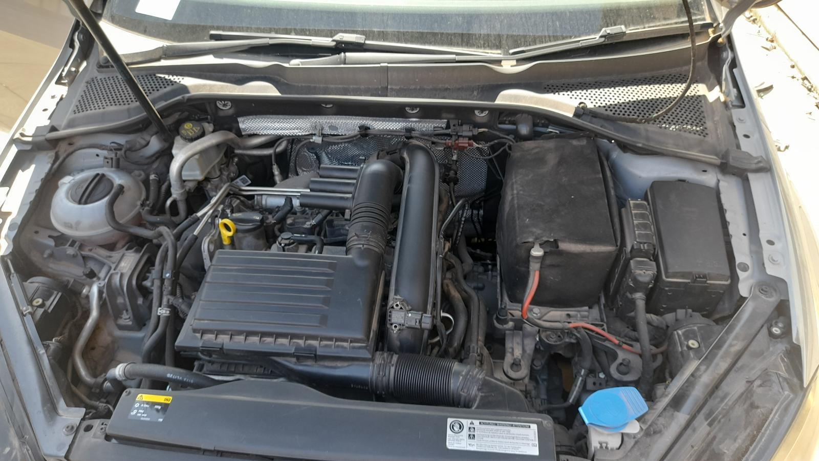 View Auto part Engine Volkswagen Golf 2014