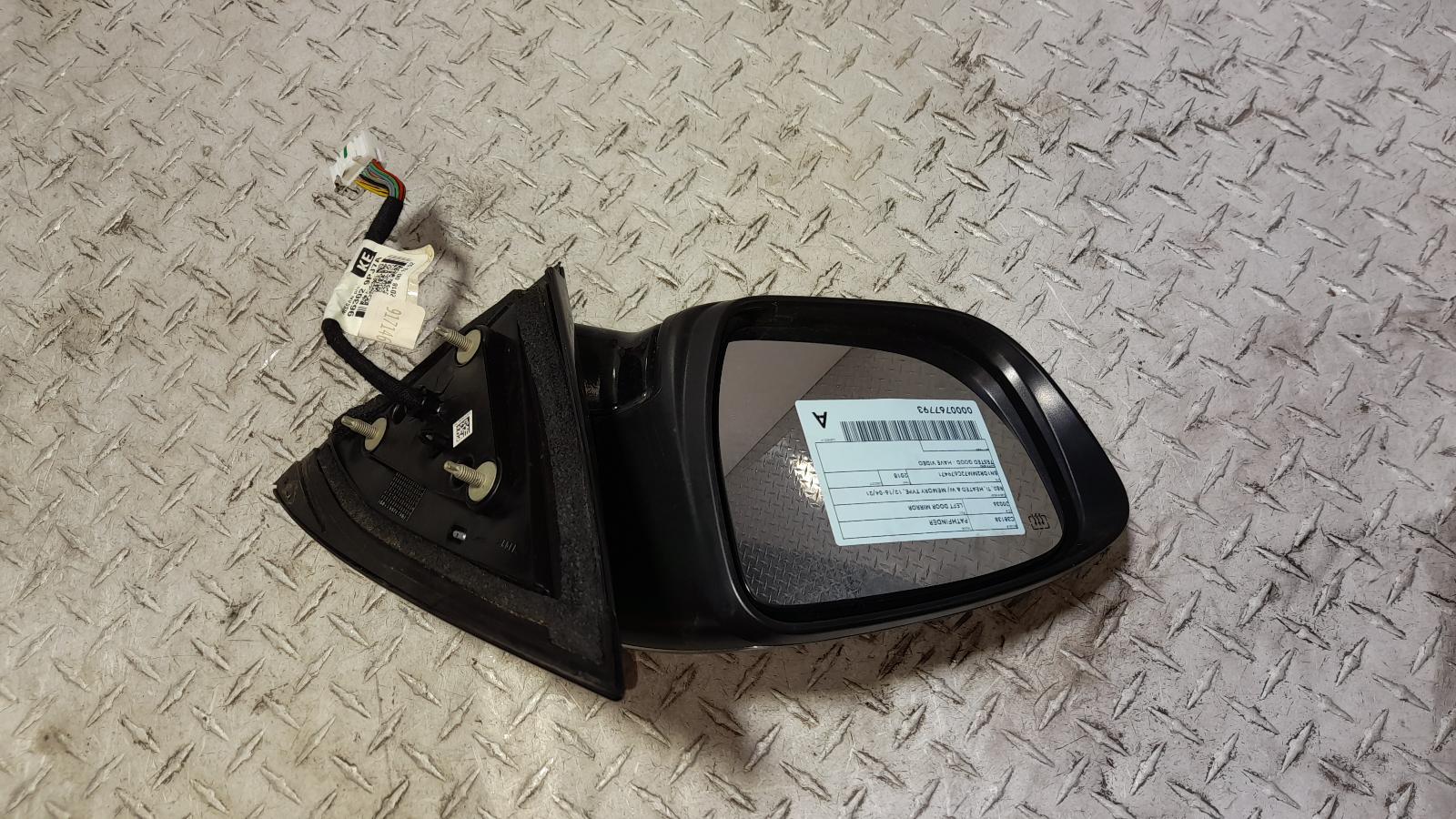 View Auto part Left Door Mirror Nissan Pathfinder 2018