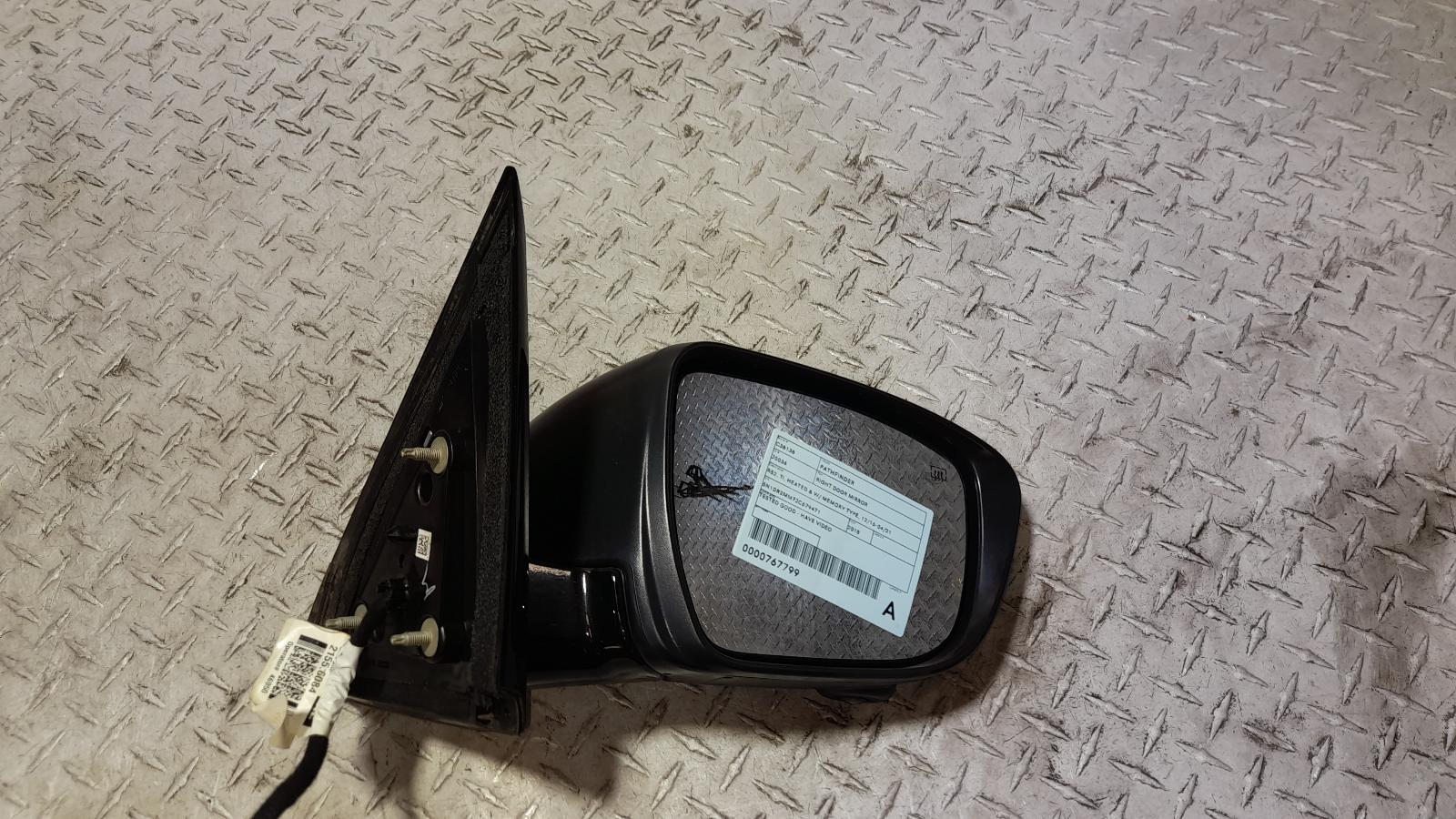 View Auto part Right Door Mirror Nissan Pathfinder 2018